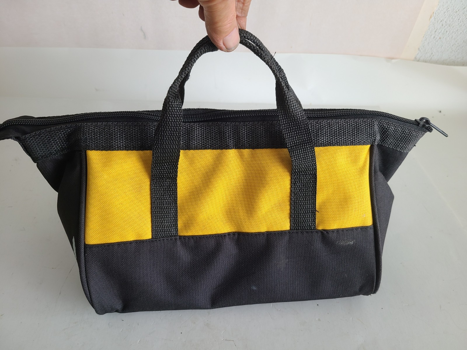DEWALT 11″ Contractor Tool Bag N294699 Yellow/Black Small (11×8.5×7) Free Ship